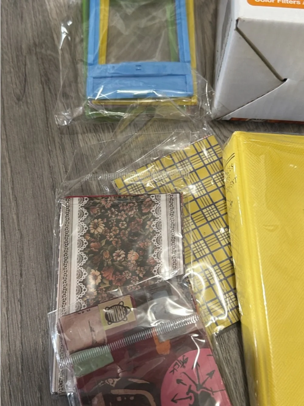 Fujifilm Instax Mini 9 Instant Camera - Yellow PACKAGE
